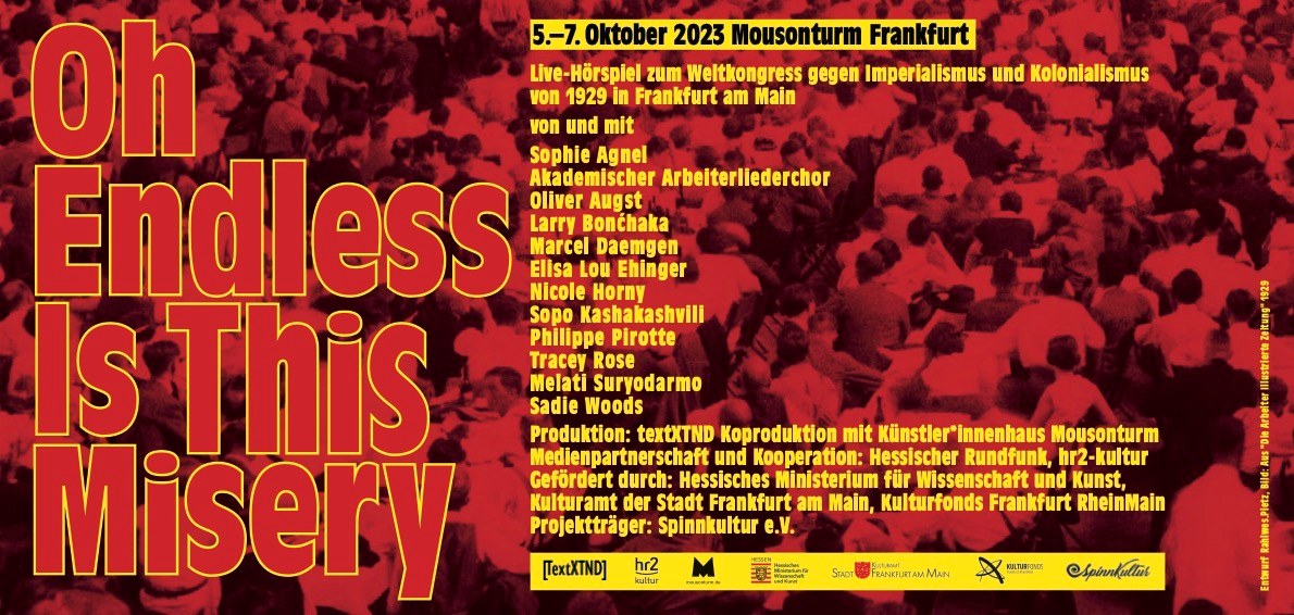 Zu sehen ist ein hintergründig rot gestalteter Flyer, auf dem in gelber Schrift Informationen über das Live-Hörspiel aufgelistet sind.